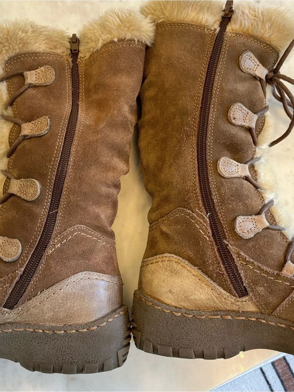 Women's Baretraps Suede Lace-Up Fur Trim Winter Boots Size8